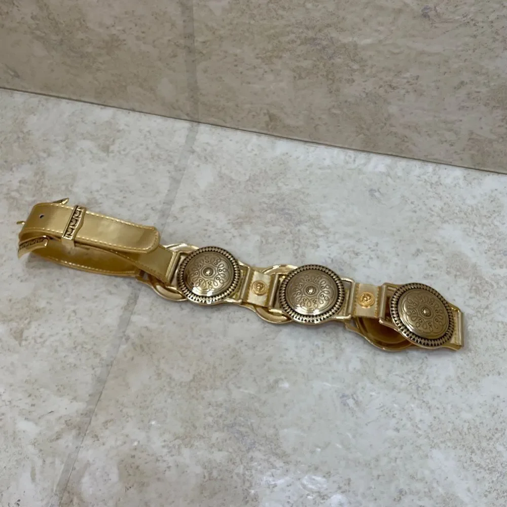 CAPTIVA COLLECTIBLES GOLD‎ MEDALLION BELT IN PU SPLIT LEATHER